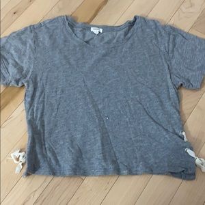 Cropped grey t-shirt